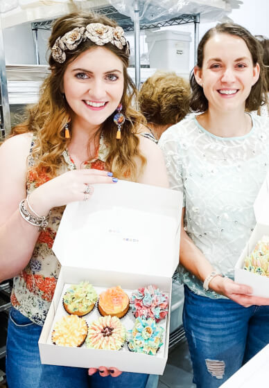 Cake or Cupcake Decorating Bubble Class