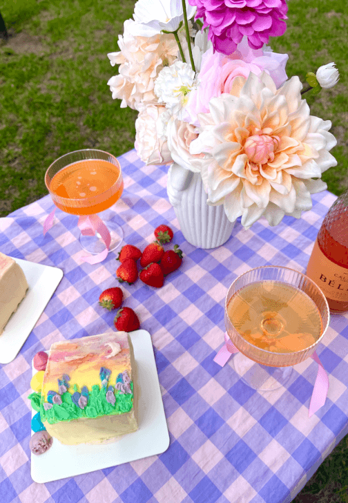 Cake Paint and Sip Workshop