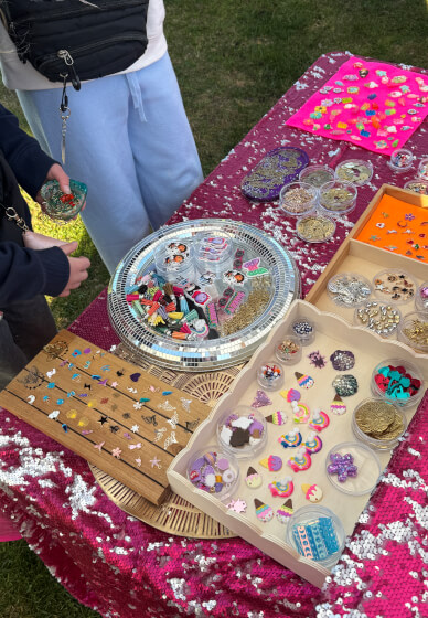 Charm Bar: Create Your Own Charm Jewelry DIY Kids Workshop