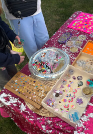 Charm Bar: Create Your Own Charm Jewelry DIY Kids Workshop