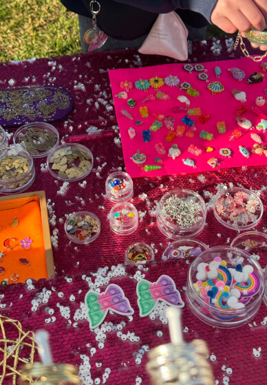 Charm Bar: Create Your Own Charm Jewelry DIY Kids Workshop