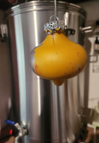 Christmas Bauble Acrylic Pouring Workshop for Beginners