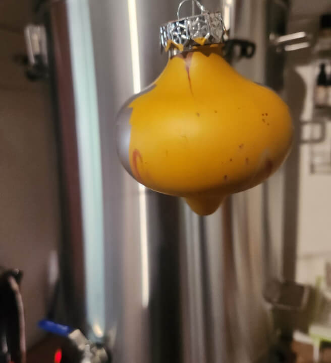 Christmas Bauble Acrylic Pouring Workshop for Beginners