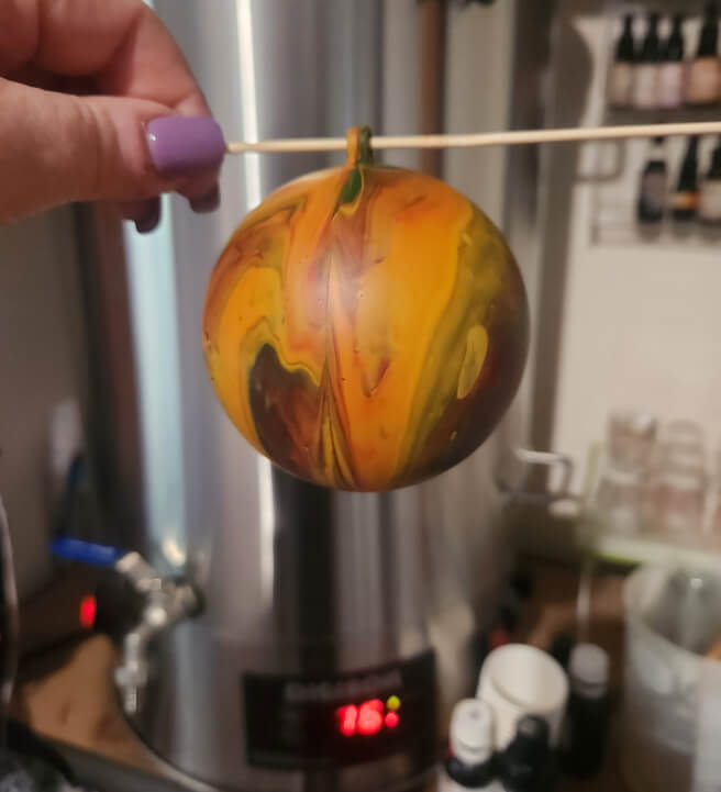 Christmas Bauble Acrylic Pouring Workshop for Beginners