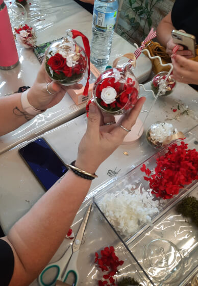 Christmas Preserved Flower Bauble Workshop