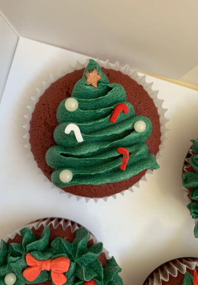 Classy Christmas Cupcake Decorating Class