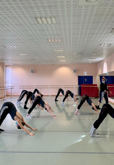 Contemporary Dance Technique and Choreography
