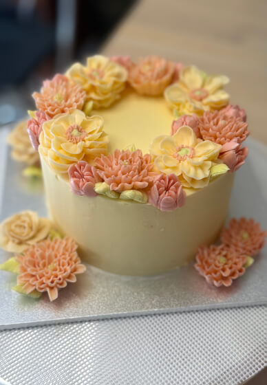 Covering Cake with Buttercream Frosting Class