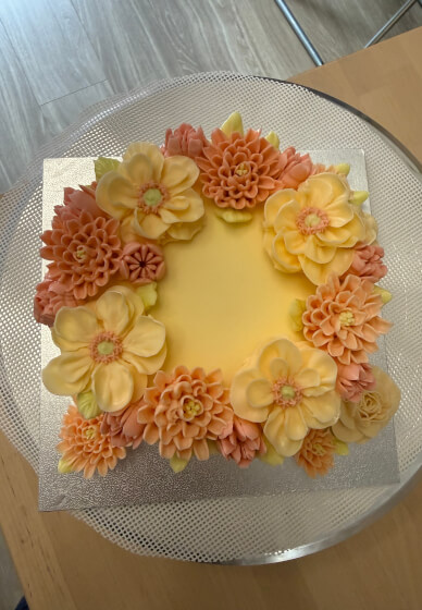 Covering Cake with Buttercream Frosting Class
