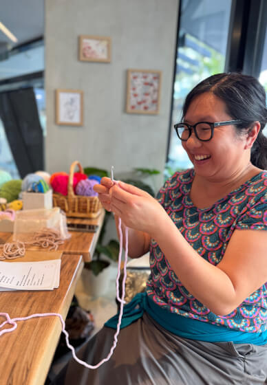 Crochet Workshop for Beginners Using Plush Yarn: Kids and Adults