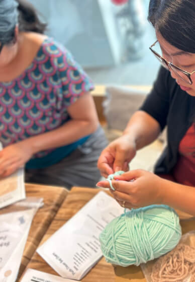 Crochet Workshop for Beginners Using Plush Yarn: Kids and Adults