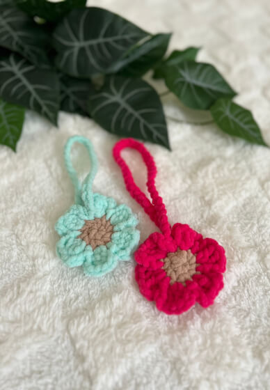 Crochet Workshop for Beginners Using Plush Yarn: Kids and Adults