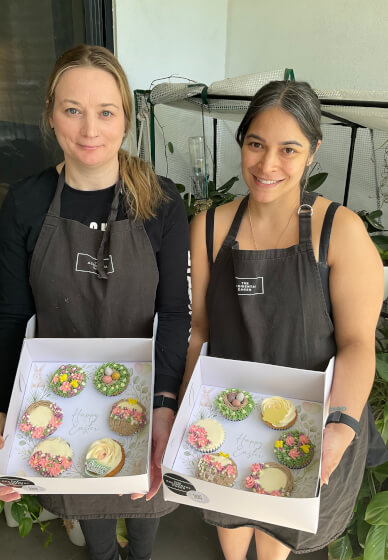 Cupcake Decorating Class: Easter Gift Box