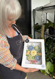 Cupcake Decorating Class: Flower Bouquet Box