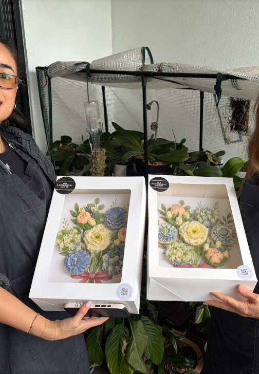 Cupcake Decorating Class: Flower Bouquet Box
