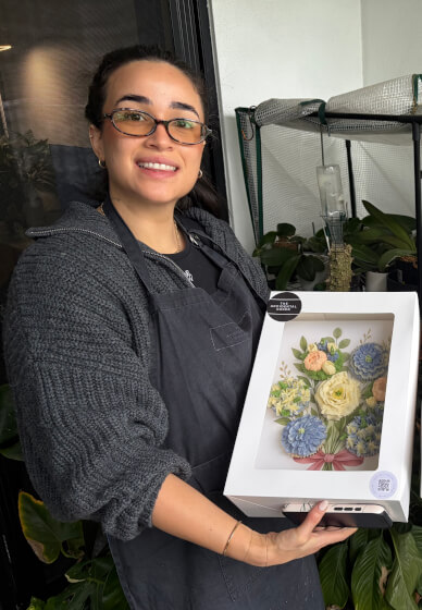 Cupcake Decorating Class: Flower Bouquet Box
