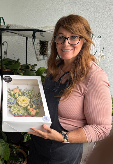 Cupcake Decorating Class: Flower Bouquet Box