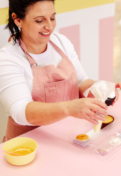 Cupcake Decorating Class: Swiss Meringue Buttercream