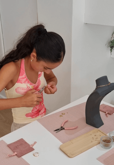 Custom Gold Charm Bar Workshop