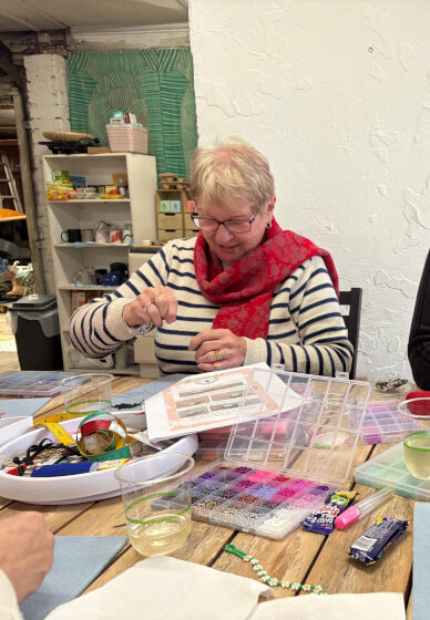 Beaded Daisy Chain Jewellery Making Class