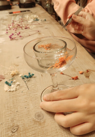 DIY Crystal Candle Cup Workshop with Preserved Flowers