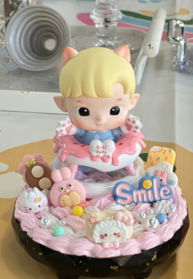 DIY Decoden Whipped Cream Phone Stand Class