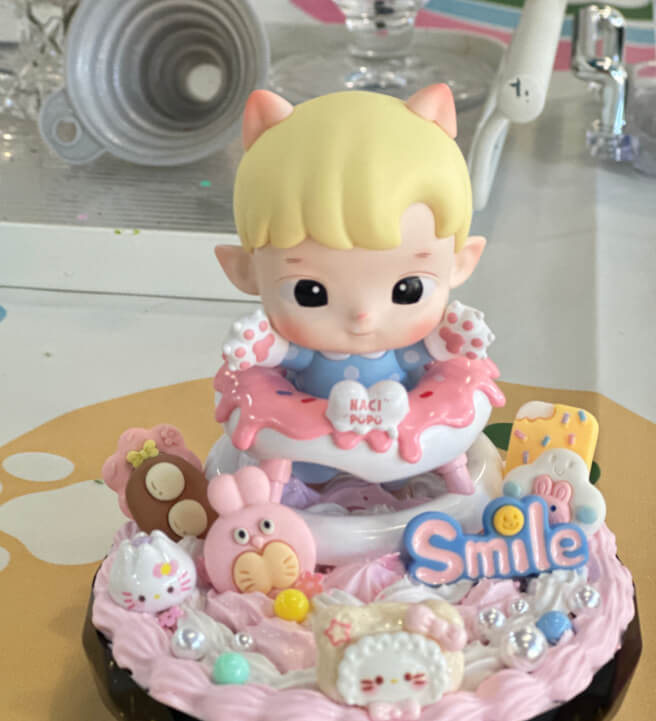 DIY Decoden Whipped Cream Phone Stand Class