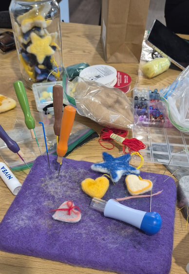 DIY Felted Scented Garland Workshop