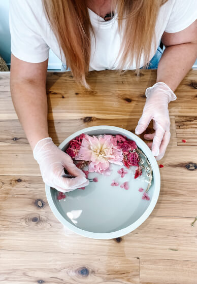 How to cast flowers in resin 
