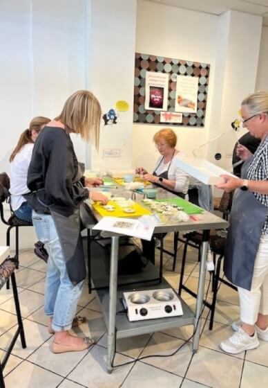 Elegant Christmas Cookie Decorating Workshop