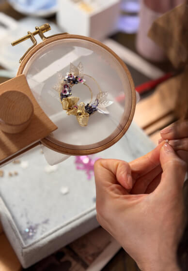 Embroidery Workshop: Flower Wreath Brooch