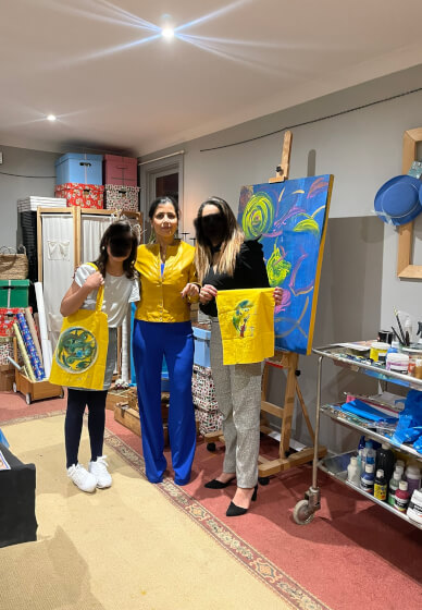 Fabric Art Workshop Sip N Paint on Clothes Bag Apron Cushion