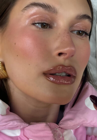 Faux Freckle Sunkiss Makeup Workshop