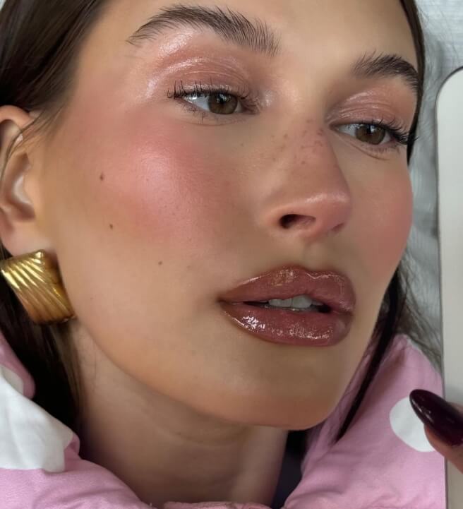 Faux Freckle Sunkiss Makeup Workshop