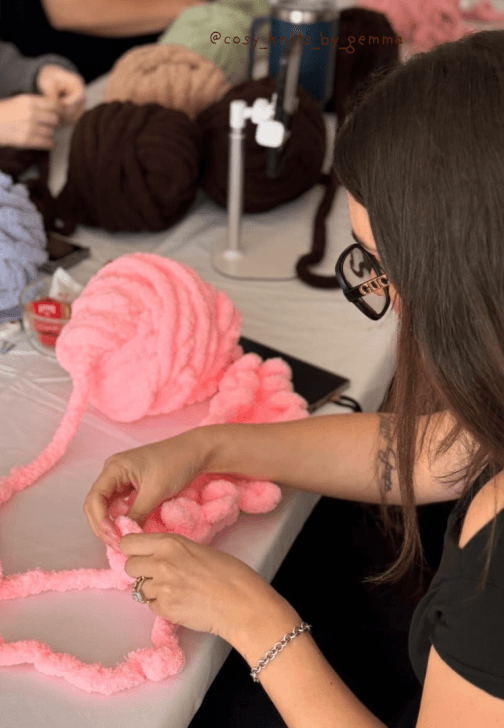 Finger Knitting Workshop | Beginner