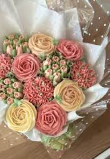 Floral Cupcake Bouquet Workshop: Buttercream Blooms Class