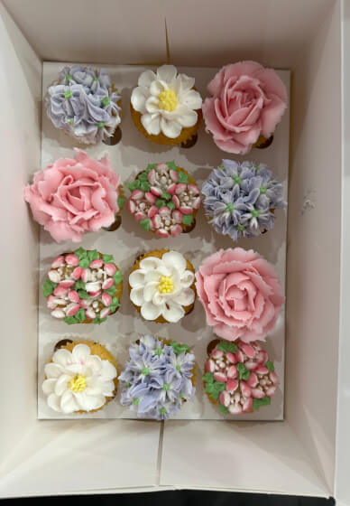 Floral Mini Cupcake Decorating Class: Secret Garden