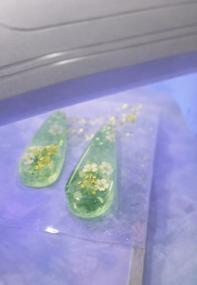 Floral Resin Jewellery Art Workshop