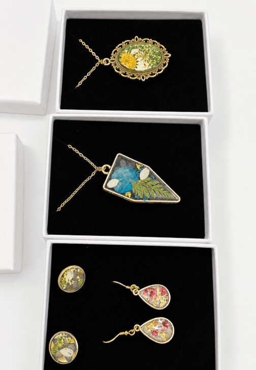 Floral Resin Jewellery Art Workshop