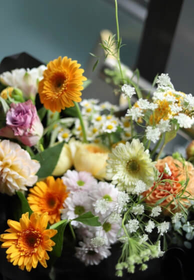 Flower Arrangement Workshop: Hand Tied Bouquet