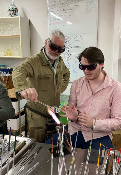 Glass Blowing Class for Intermediate / Advanced: Taster