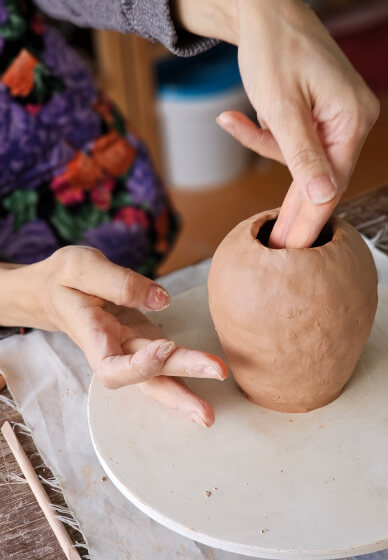 Hand Build Pottery Class for Beginners