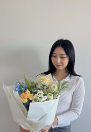 Hand-Tied Flower Bouquet Arranging Class
