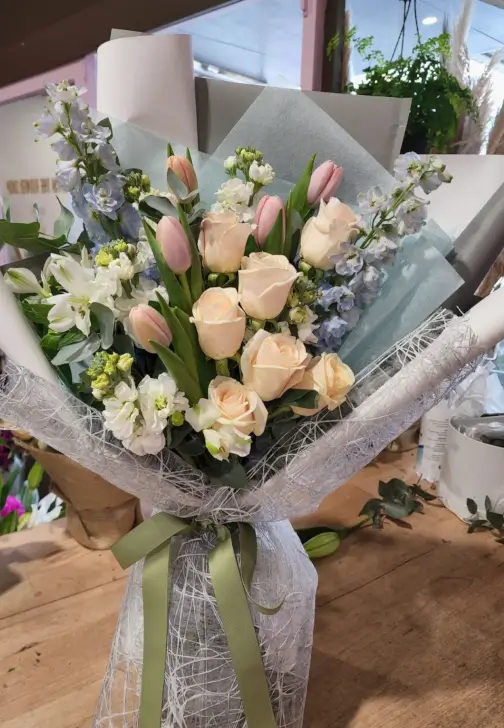 Hand-Tied Flower Bouquet Workshop