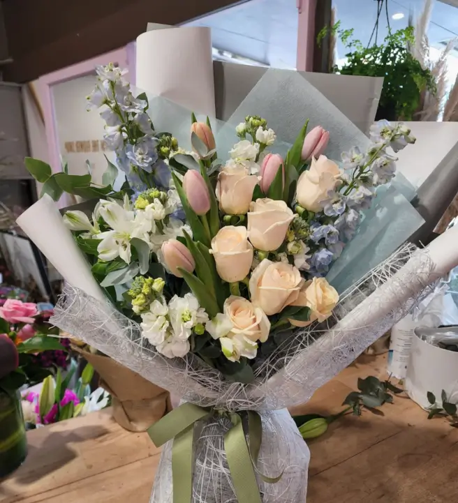 Hand-Tied Flower Bouquet Workshop