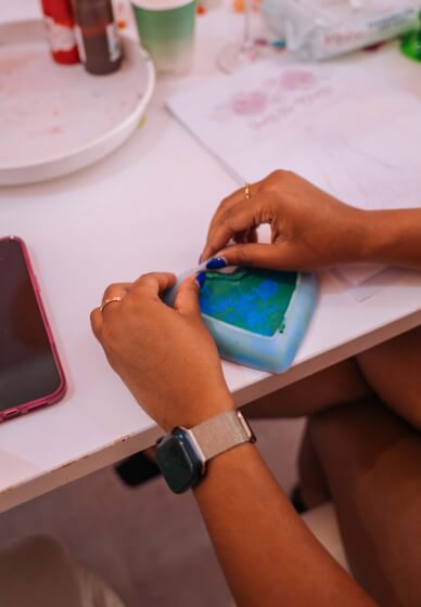 Jesmonite Casting and Sip Class