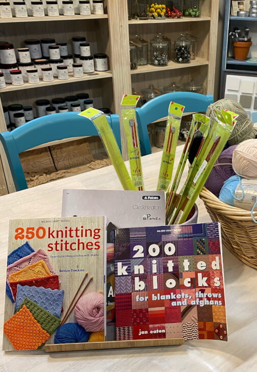 Evening Knitting Class for Beginners and Beyond