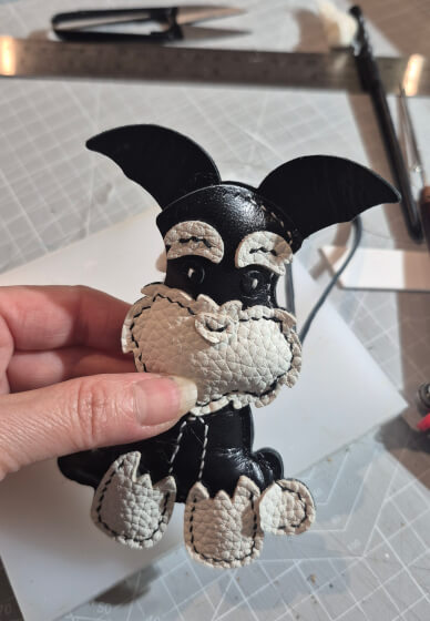 Little Schnauzer Leather Charm Class