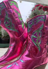 Makeover Your Shoes: Sparkle Soles at Home