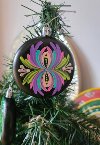 Mandala on Christmas Ornament Painting Workshop